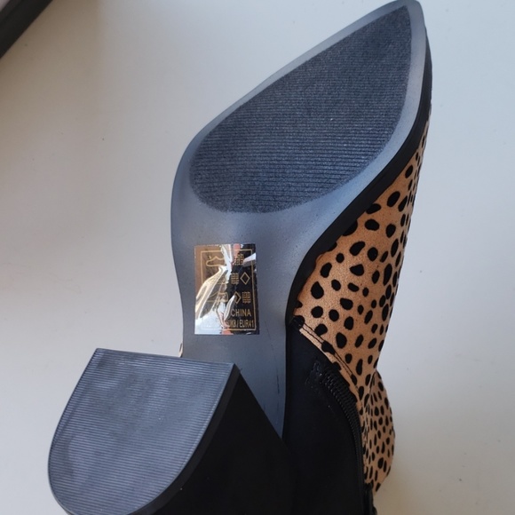 🆕️//The Alena// leopard print bootie - Picture 8 of 8